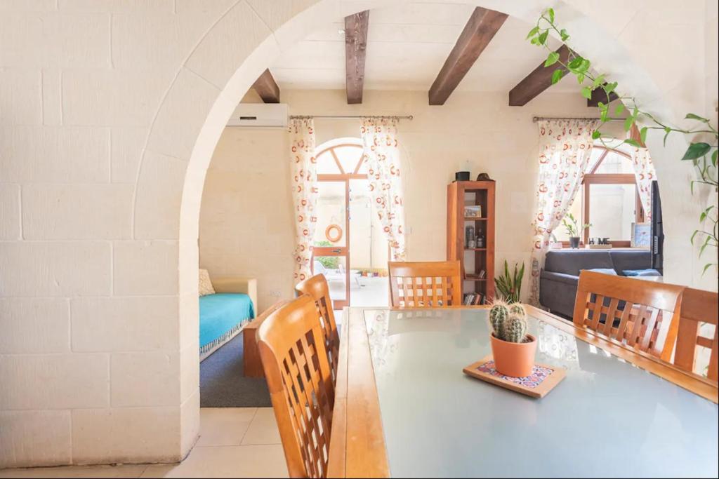 Inzolia - Peaceful Villa with Pool
