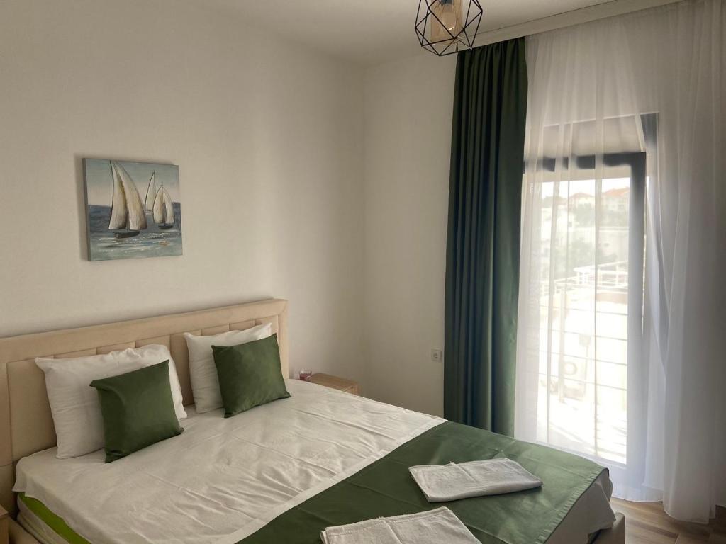 Xhan Apartments photo 3