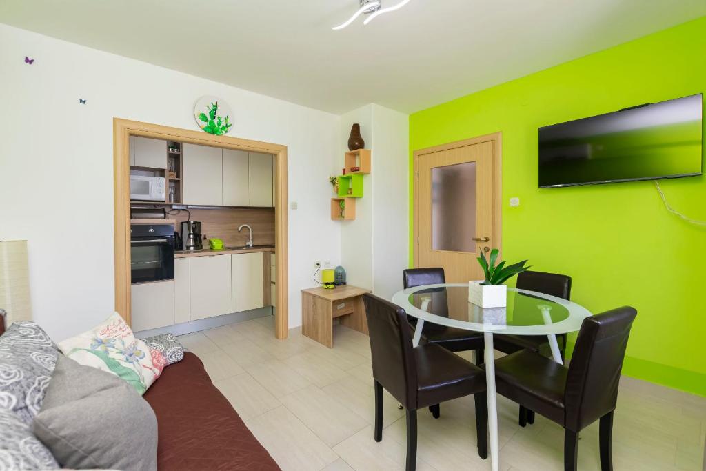 Apartments Sunny photo 4