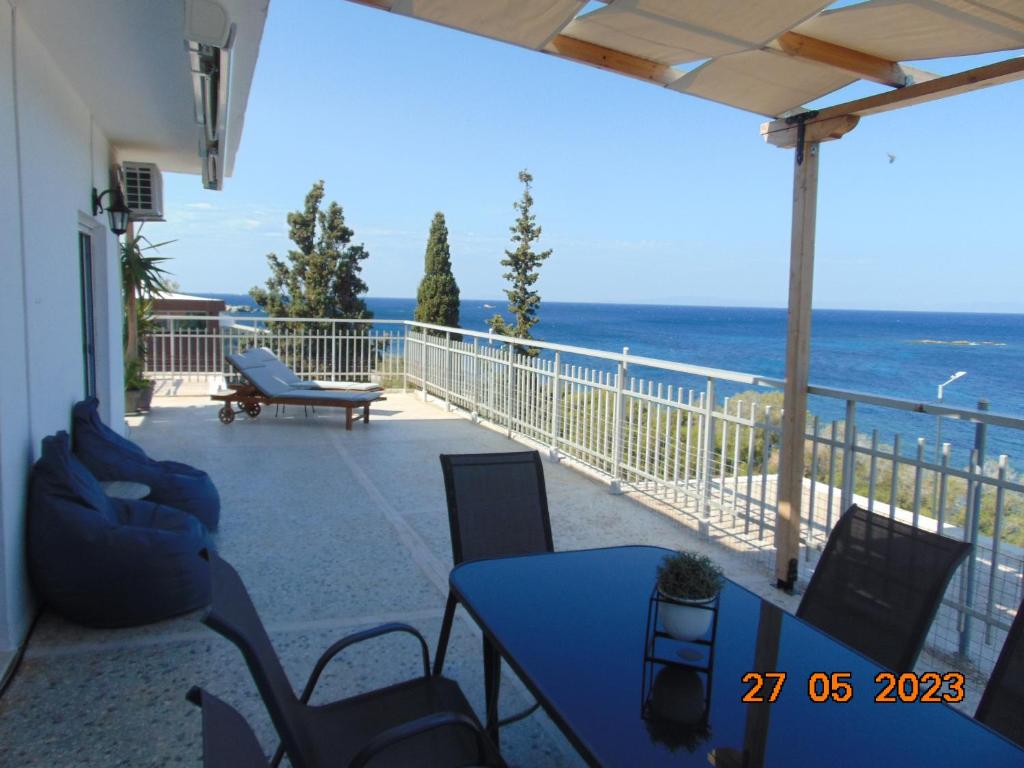 Waterfront Penthouse photo 4
