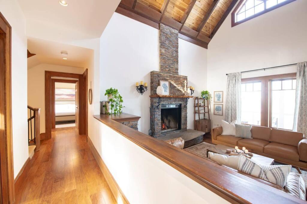Ocean View Villa with Hot Tub and Movie Theatre photo 1