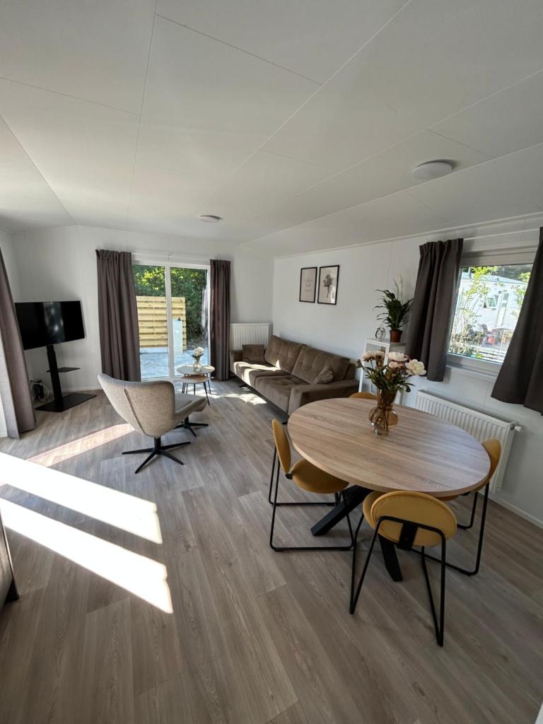 Breezy Beach Chalet photo 1