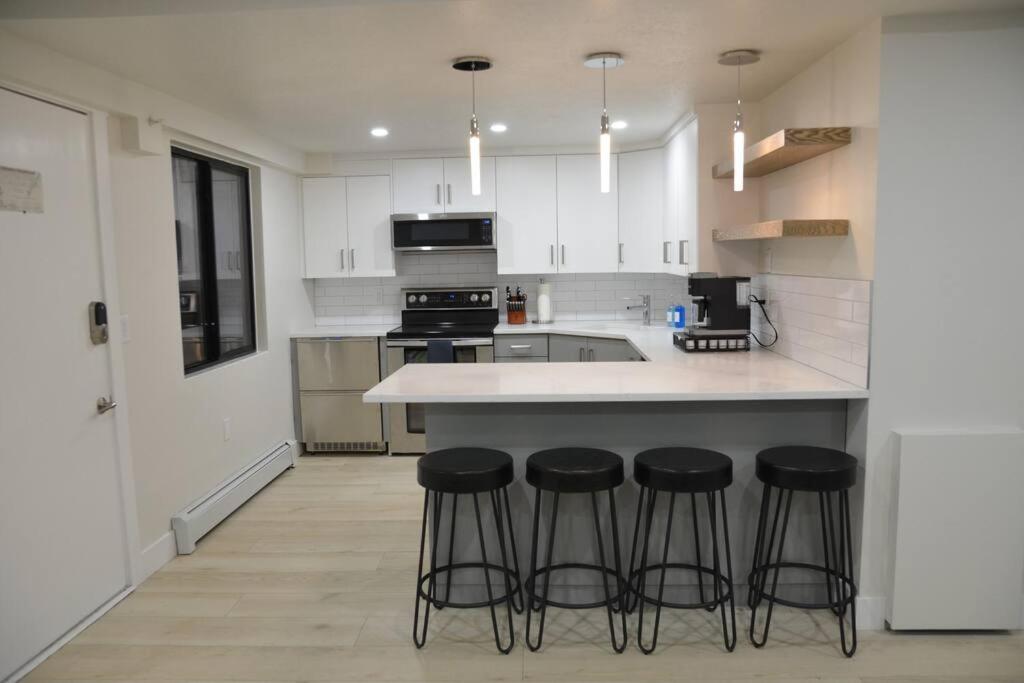 Premier Ski & City Escape: Upscale 2BR Condo in Downtown Park City image