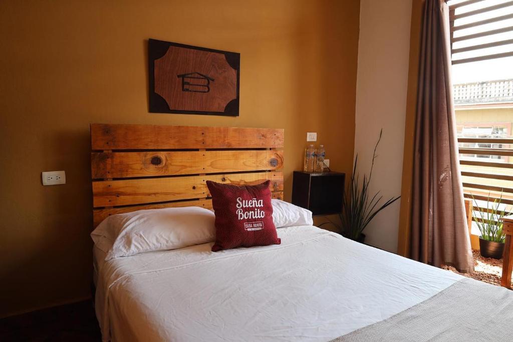 Casa Bonita Hotel y Hostal photo 2