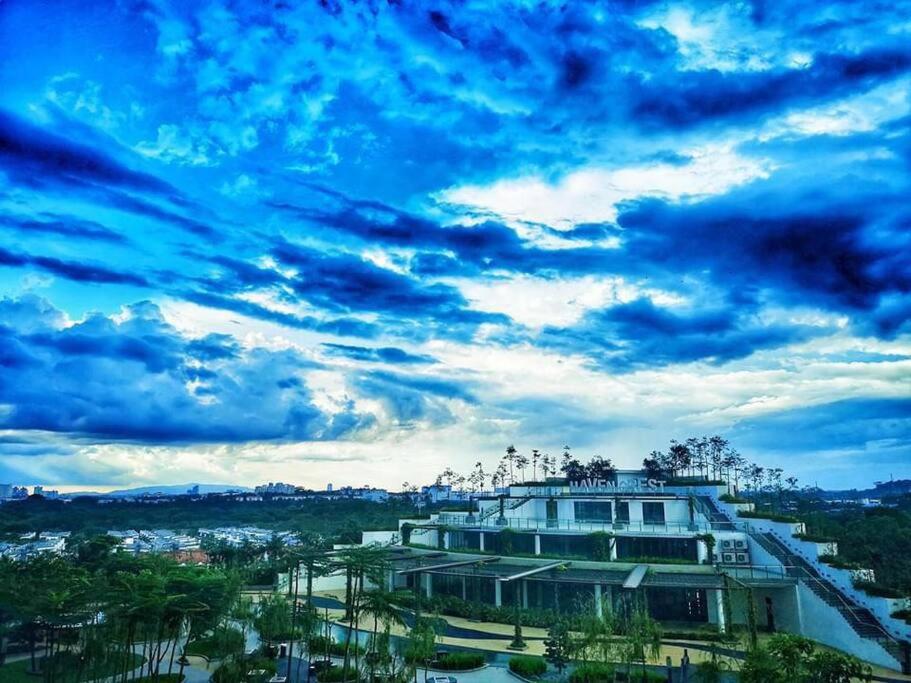 MONIC STAYCATION #Green Haven near Senibong&Regency photo 1