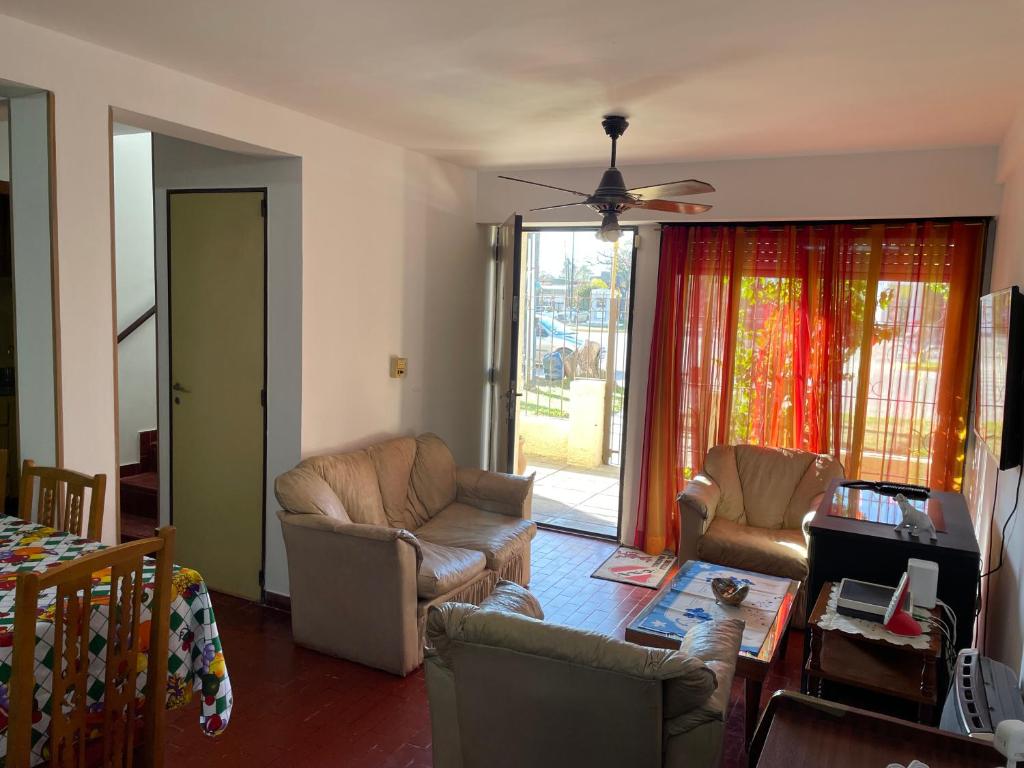 Comoda y amplia casa en Mercedes BsAs photo 3