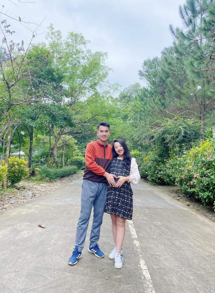 The Art - Farmstay VN - Roses Villa