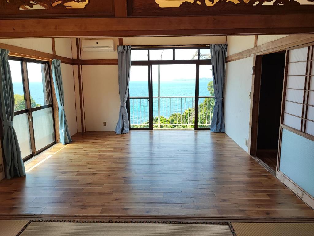 Cliff top Terrace photo 4