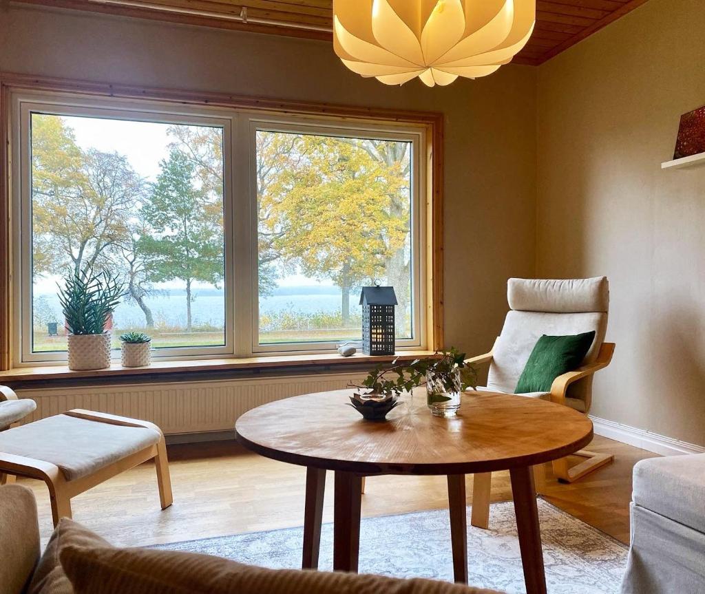 Nice holiday home with a view of lake Asnen in Hulevik, Lonashult photo 2