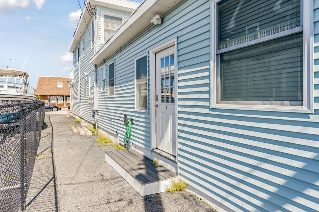 33rd Unit 1 Beachbound Parking 2 Blocks to the Beach - Tap to explore photos