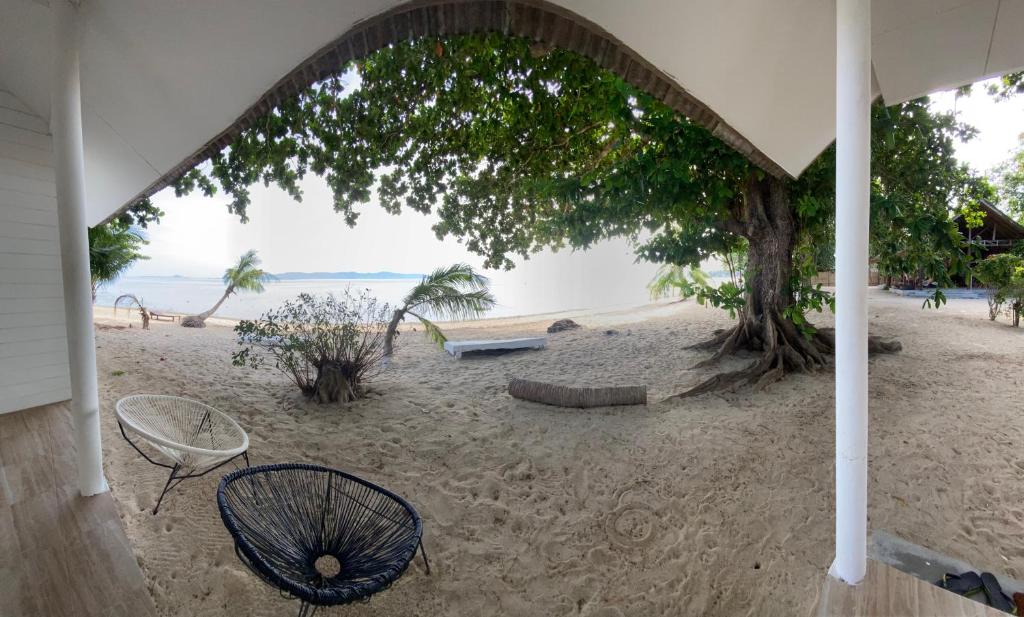 Perfect little house onthe beach (C1) photo 2