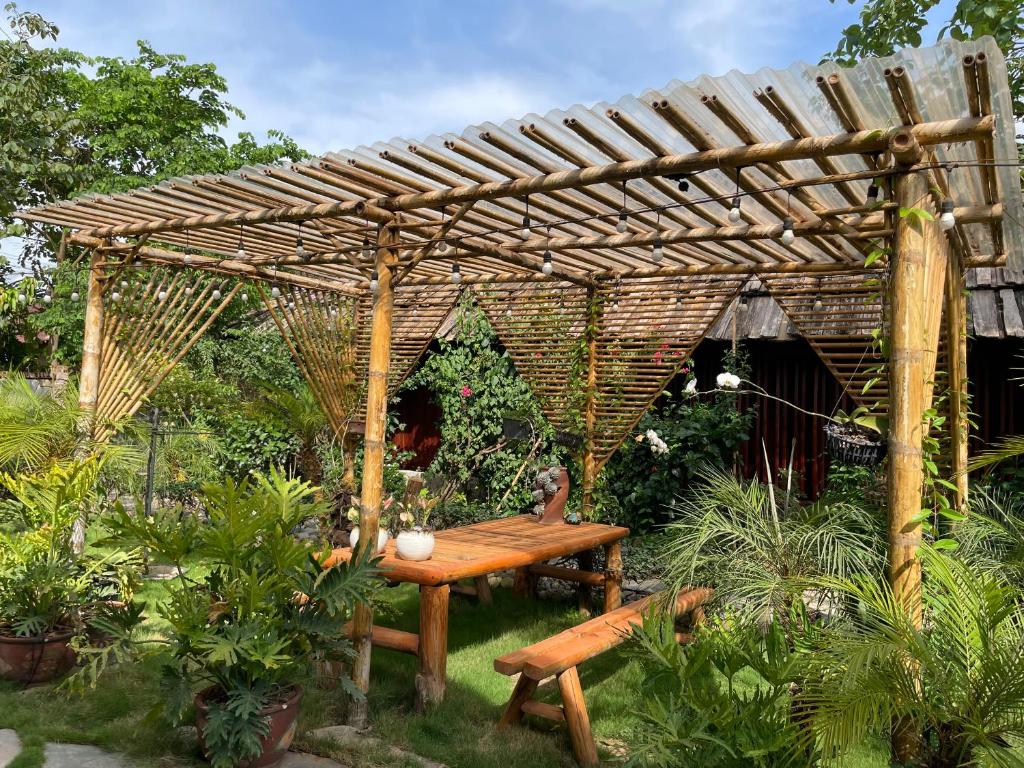 Natalie's Villa & Resort