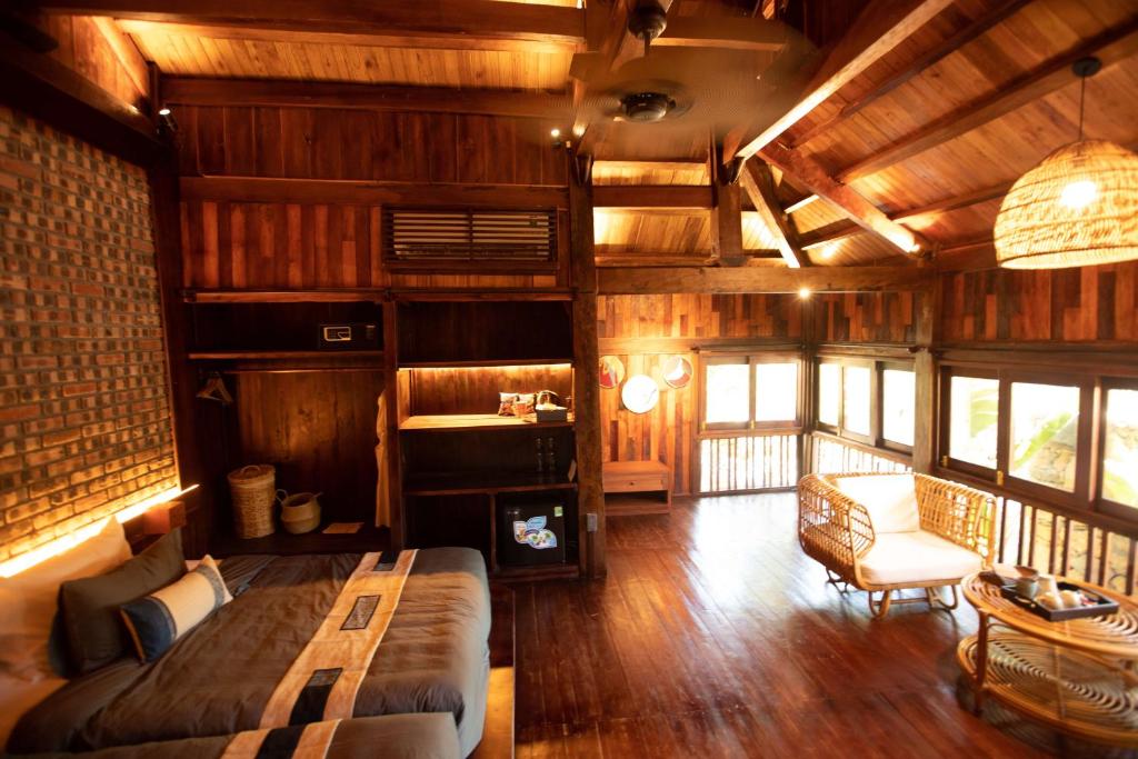 Natalie's Villa & Resort