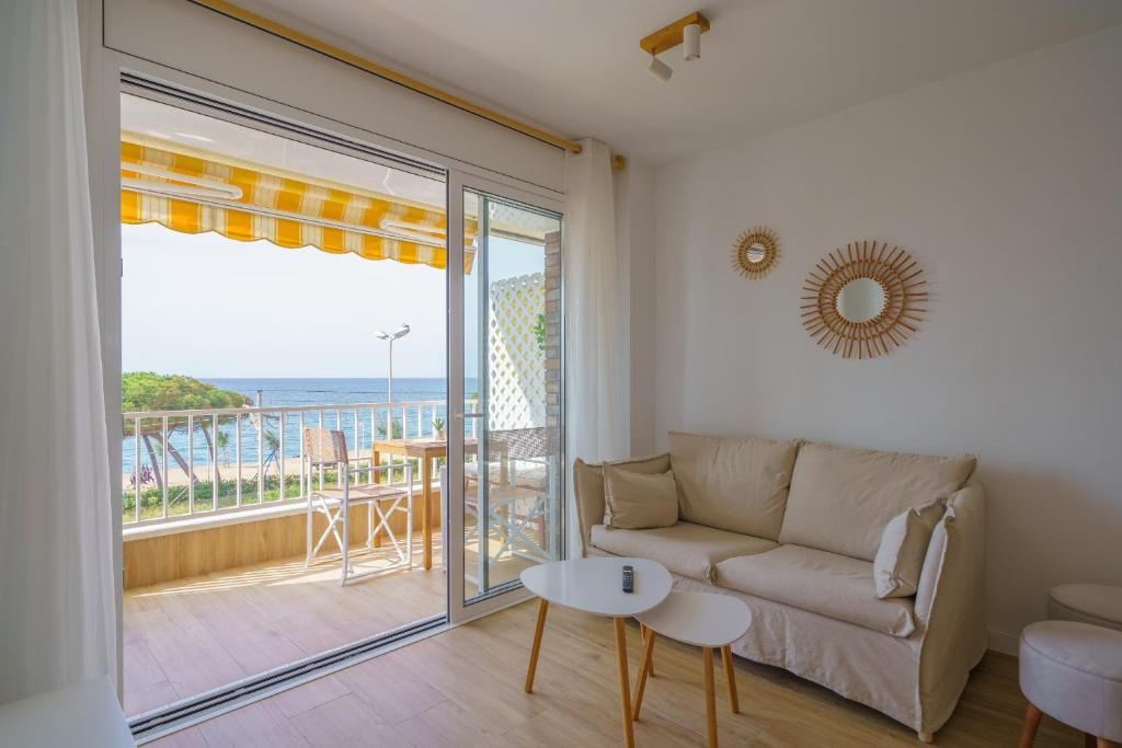 HomeHolidaysRentals Delmare - Costa Barcelona photo 2