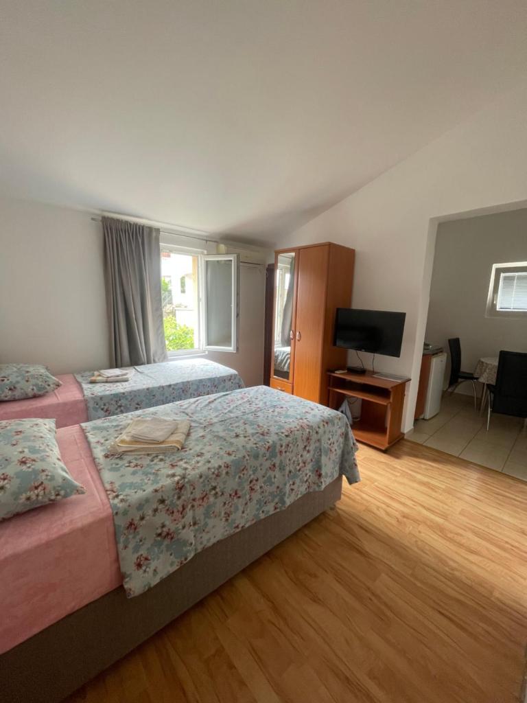 Apartments Manojlovic photo 4
