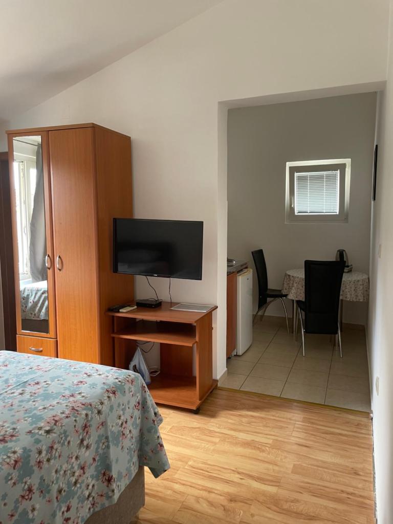 Apartments Manojlovic photo 2