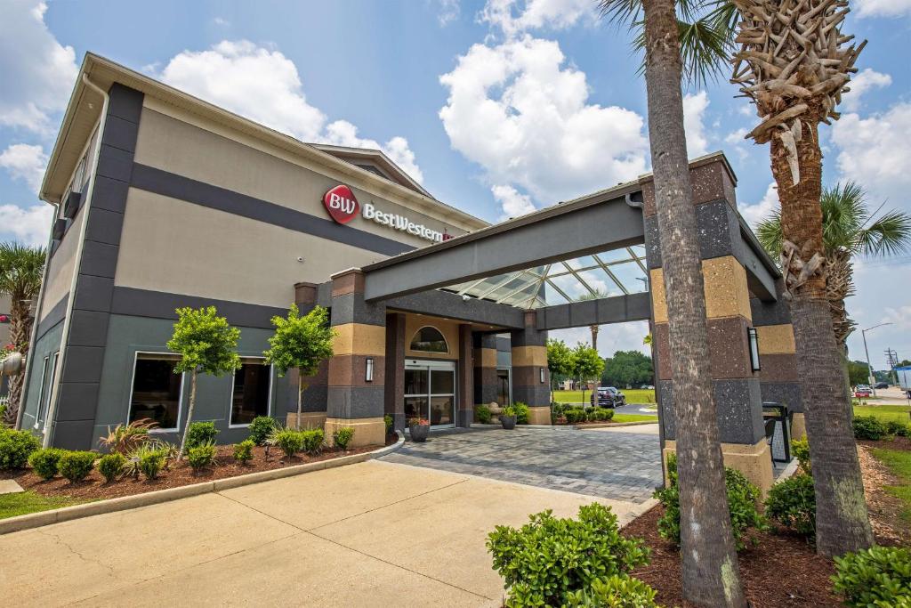 Best Western Plus Vermilion River Inn & Suites image