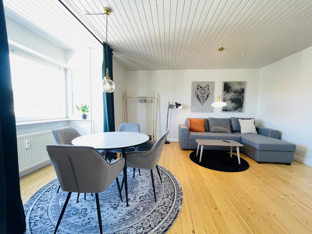 aday - Modern charming apartment in Noerresundby photo 4