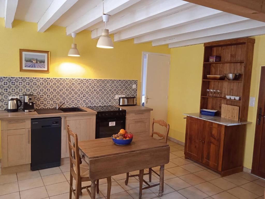 Charming detached 2 bedroom ancient house in medieval quarter of a small town in the Pays de la Loire, France photo 1