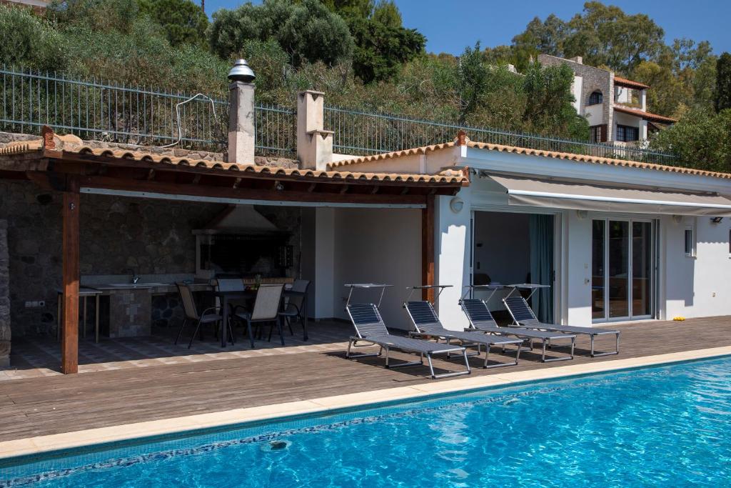 Green Villa Aegina photo 1