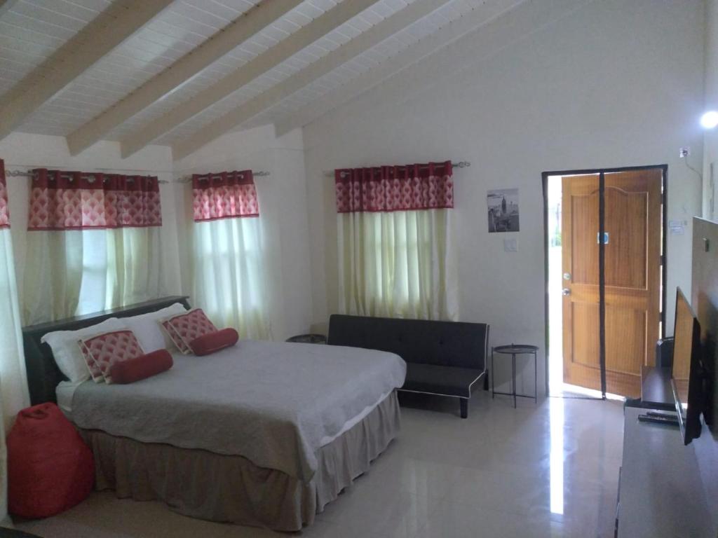 Ochi Rios ApartHotel by JHH photo 3