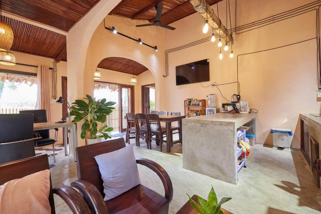 Tropical House by Hoa photo 2