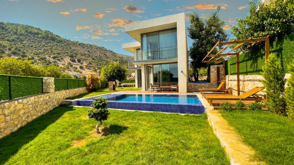 Villa w Pool Jacuzzi 5 min to Marina in Antalya photo 2