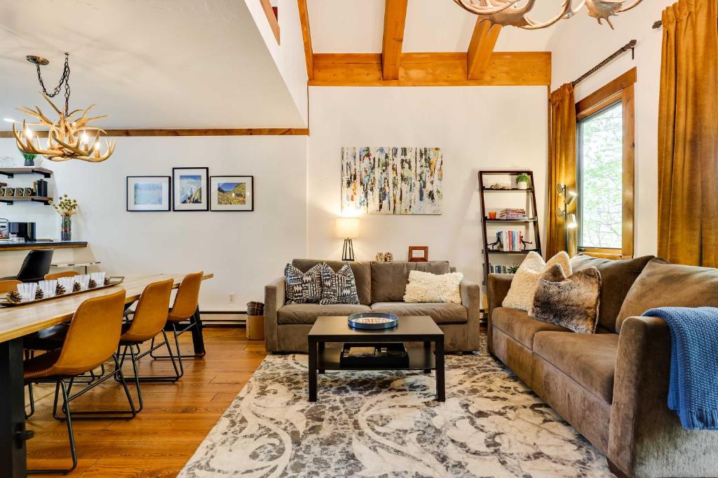 Elegant Vail Home - Walk to Booth Falls Trail photo 4