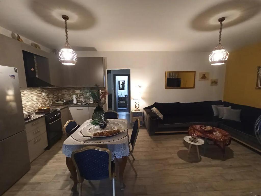Λευκό γιασεμί - Νέες Παγασές Βόλος photo 3