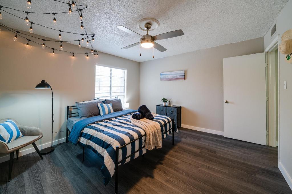 Austin - Down by the Sea - 1 br Apt near SoCo image
