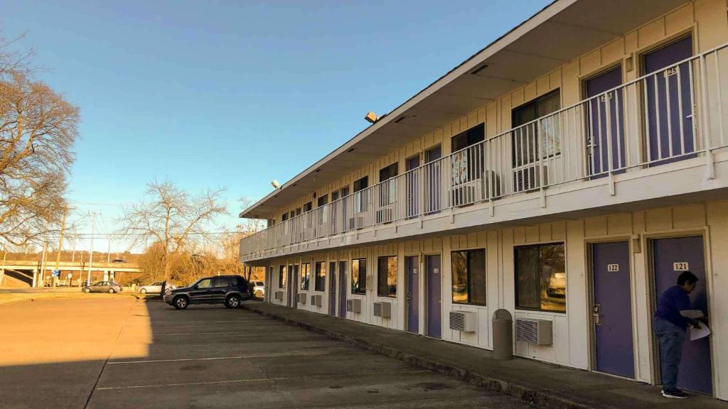 Motel 6-Goodlettsville, TN - Nashville photo 2