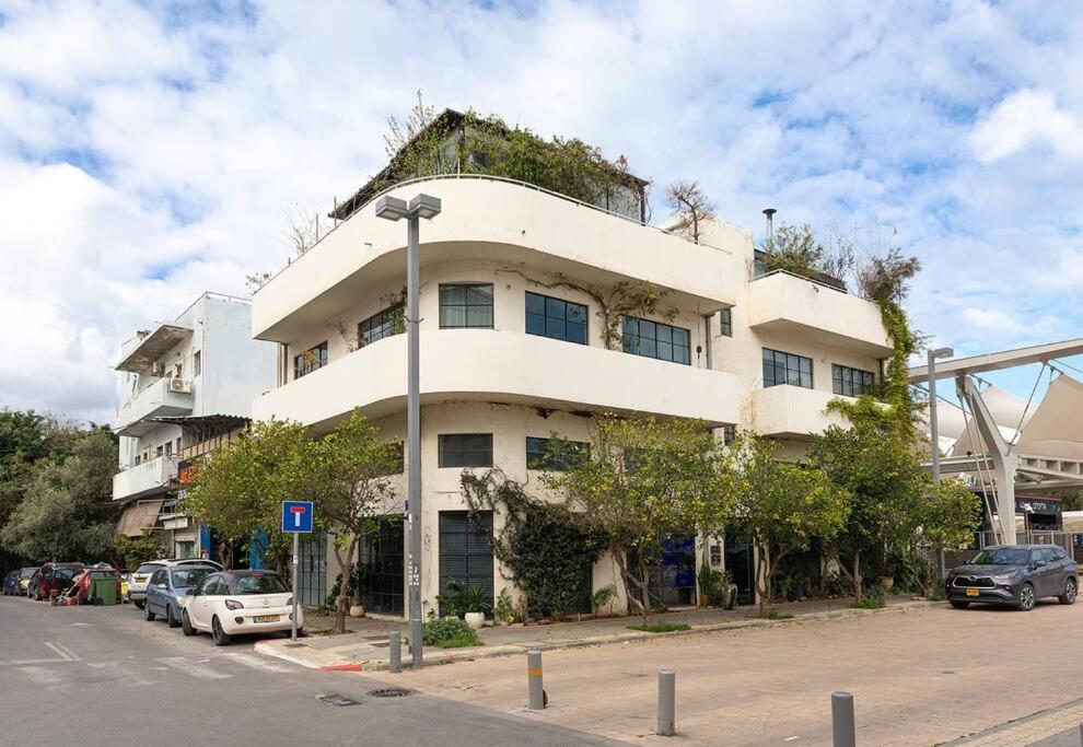 A Bauhaus Gem - Prime Location photo 4