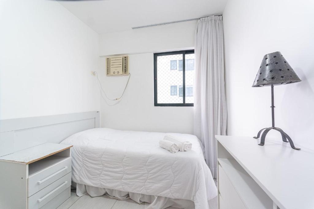 Apt 2 quartos com varanda próximo Praça Casa Forte o bairro mais agradável do Recife ARN901 photo 2