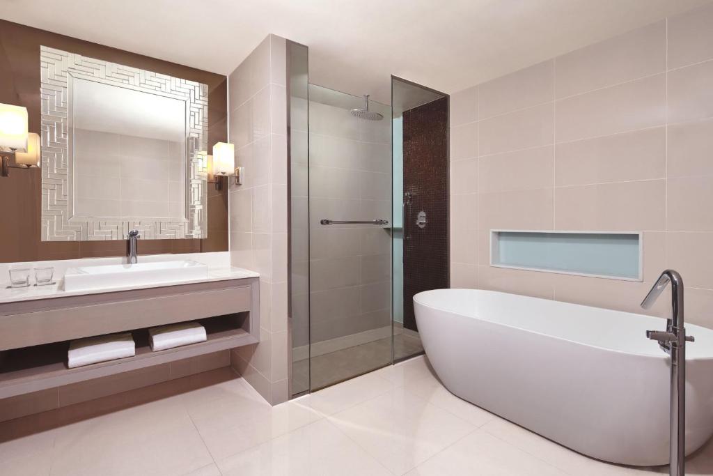 Sheraton Bandung Hotel and Tower - Tap to explore photos