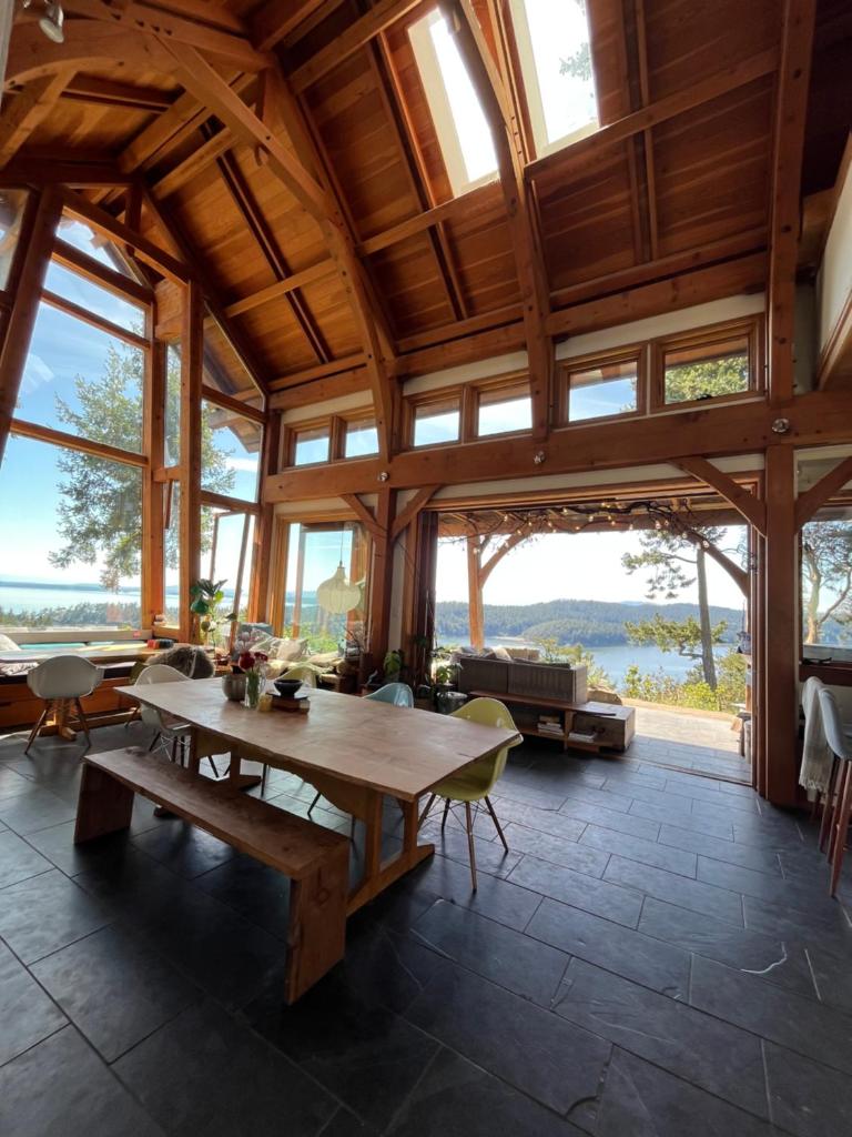 Cliff Top Family Home Over Looking the Ocean photo 4