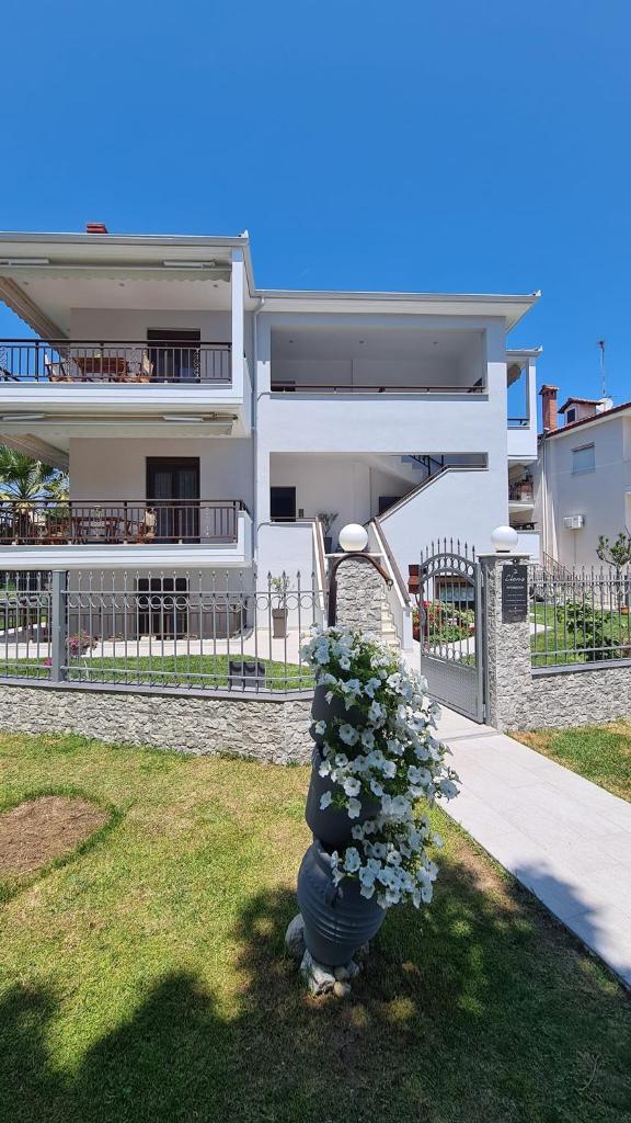Elena Apartments photo 1