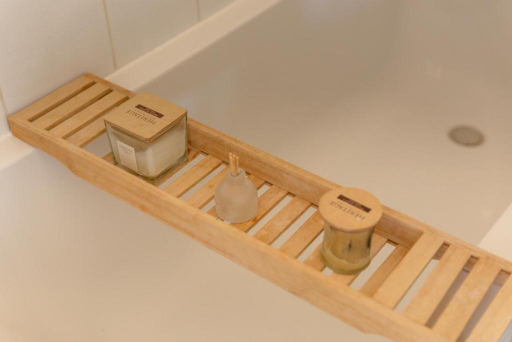 Blue Dream - RER B&C - Netflix / Disney+/ Easy Check-in - Thumbnail image