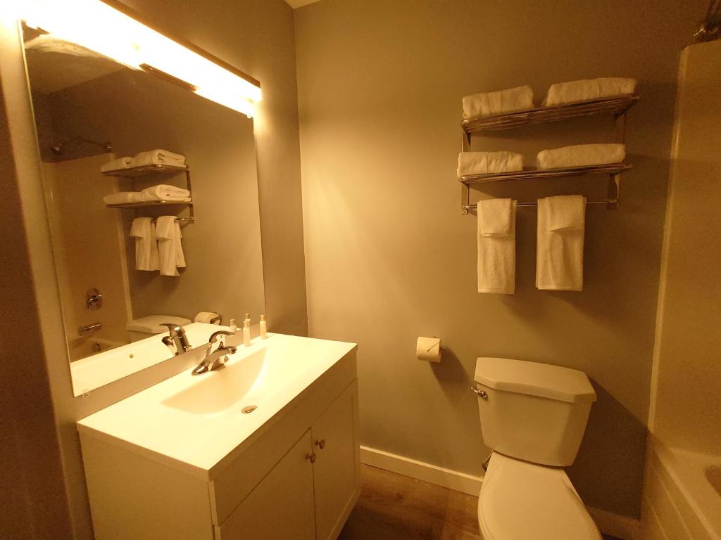 Traveler's Inn photo 1