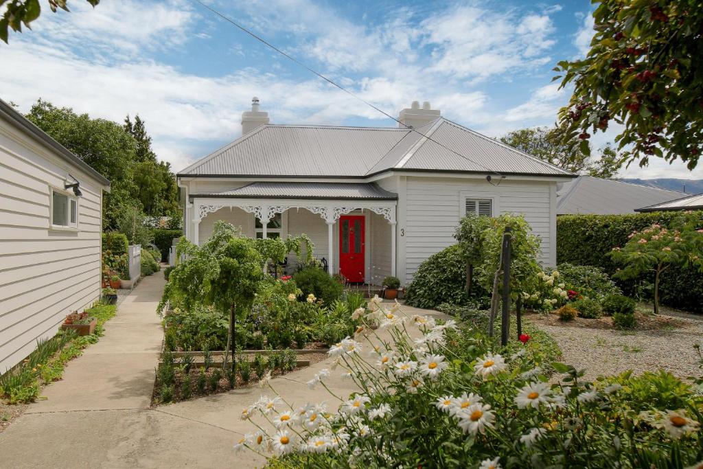Victorian Villa - Cromwell Holiday Home photo 1