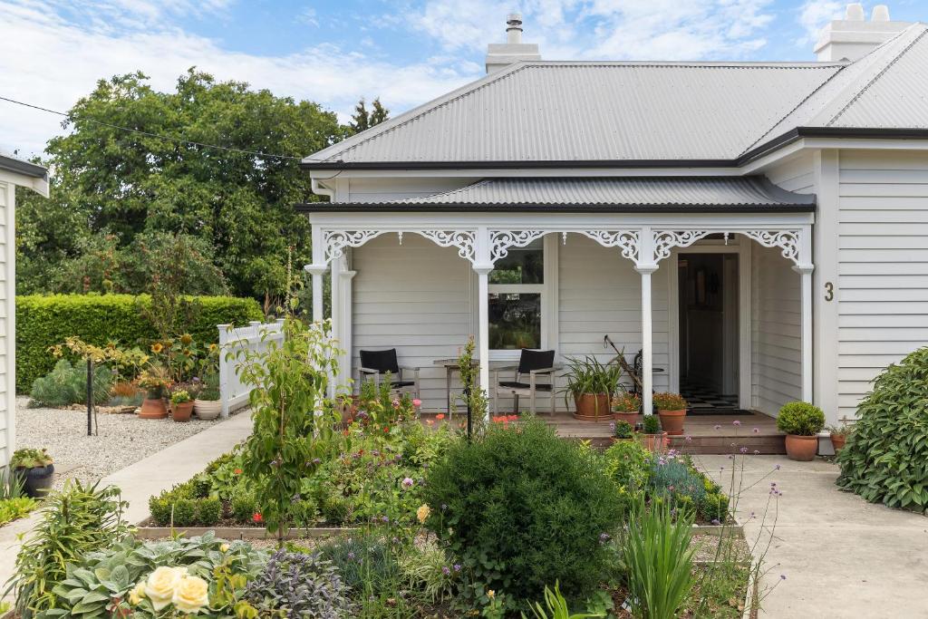 Victorian Villa - Cromwell Holiday Home photo 2