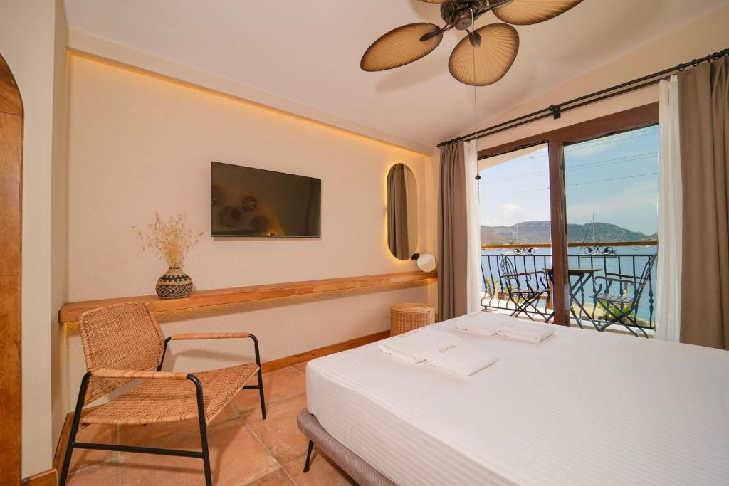 Naxos Beach Hotel - Tap to explore photos