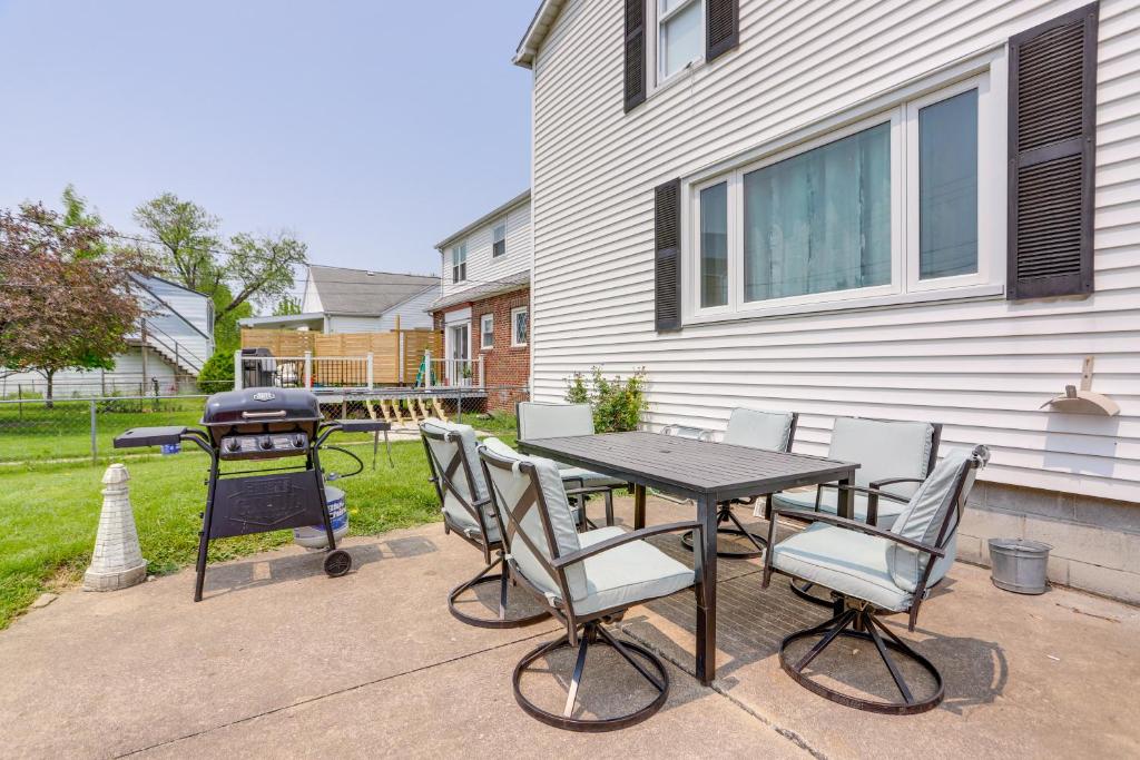 Home with Screened-In Porch Less Than 1 Mi to Lake Erie photo 2