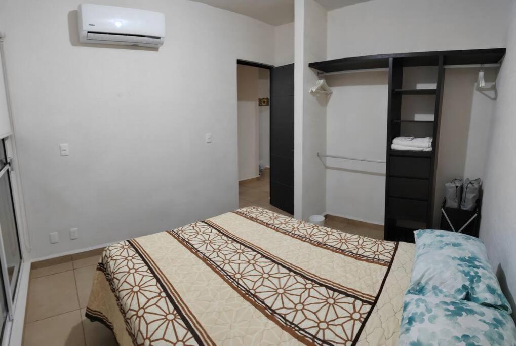 Departamento con alberca y Club de playa en Diamante photo 1