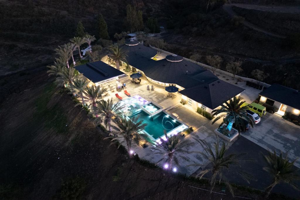 Iron Mansion Private Resort-Event Space 12000 ft! photo 2
