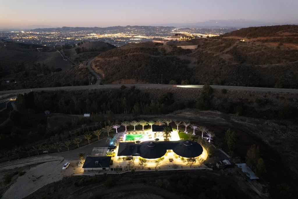 Iron Mansion Private Resort-Event Space 12000 ft!