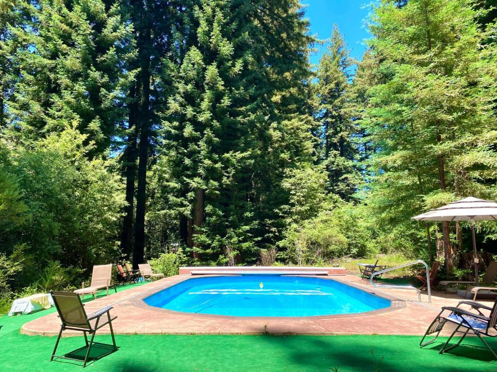 The paradise Retreats image