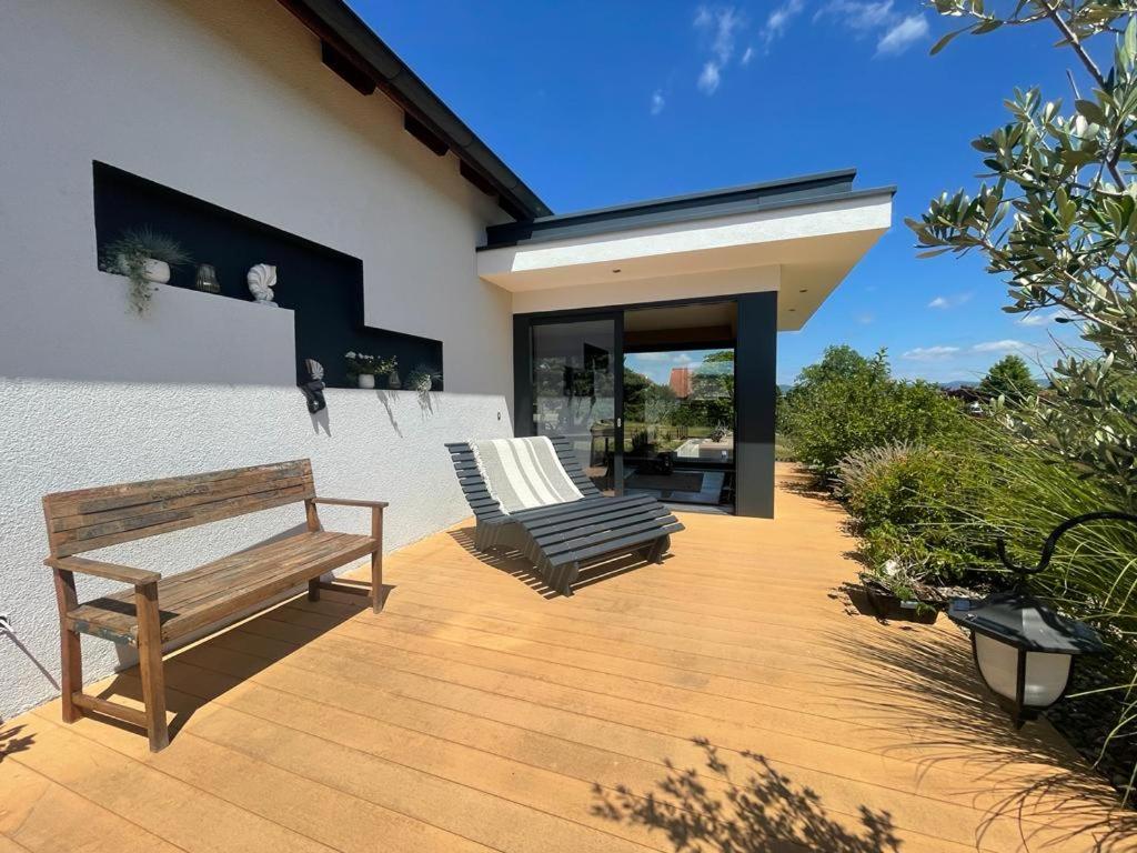 Einzigartiges Haus mit Pool großem Garten und Kamin