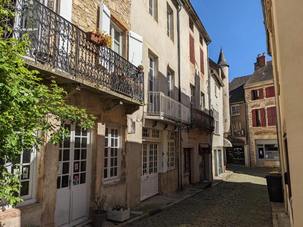 La Licorne - Renovated Townhouse in St Gengoux