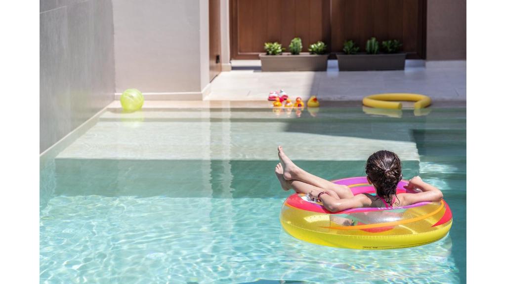 Salina SPA Villas - with PRIVATE HEATED ECO-POOL, SAUNA & JACCUZI HOT TUB photo 2