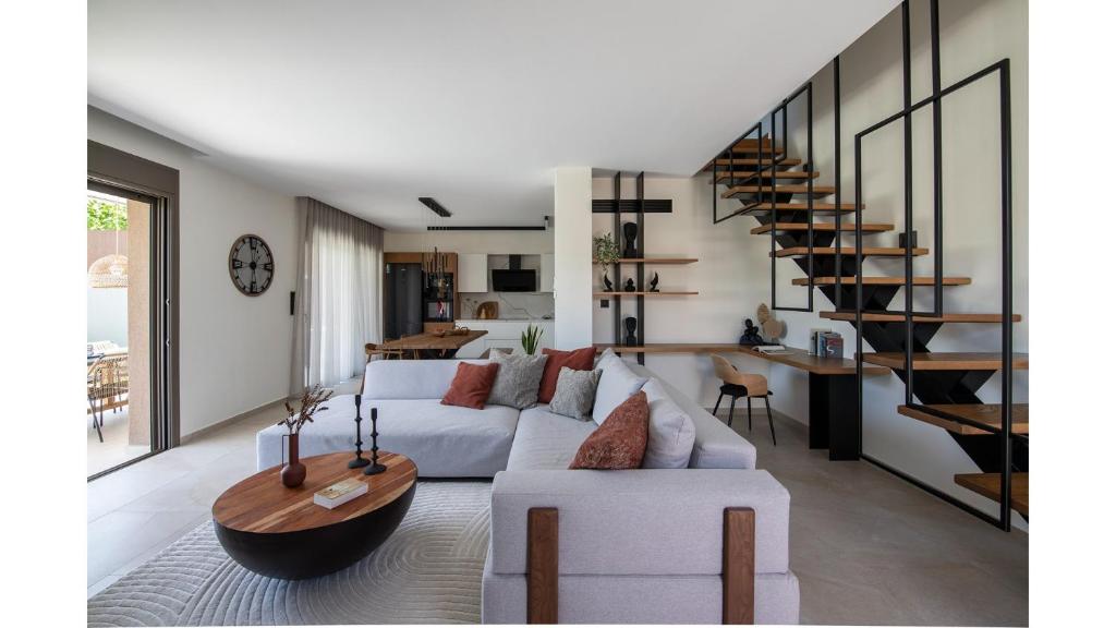 Salina SPA Villas - with PRIVATE HEATED ECO-POOL, SAUNA & JACCUZI HOT TUB